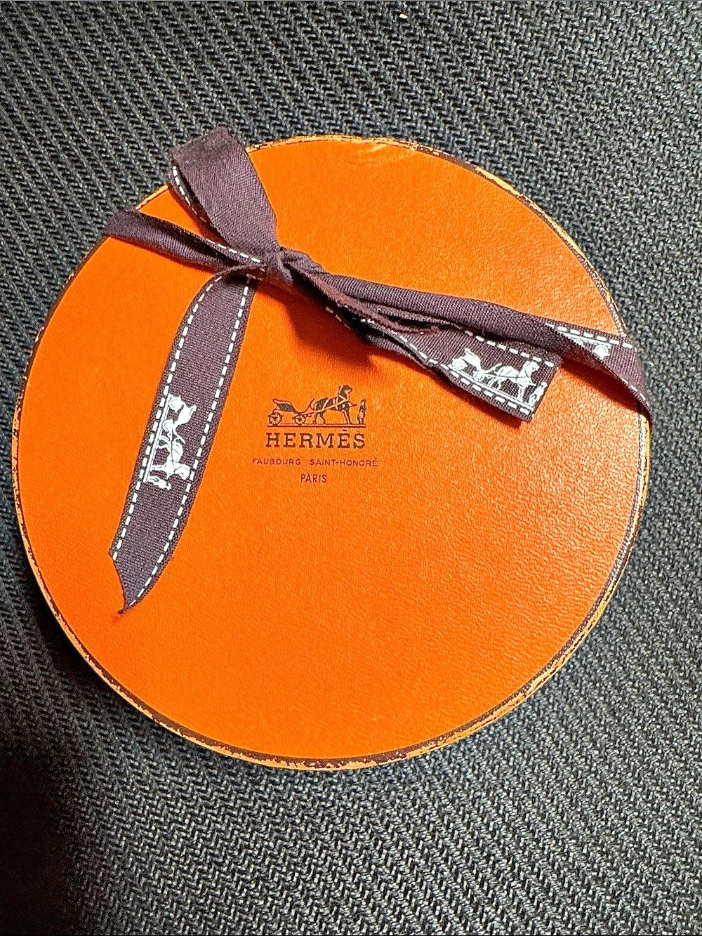 Hermès Vintage Round Silk Scarf Box Round Presentation Box in Orange